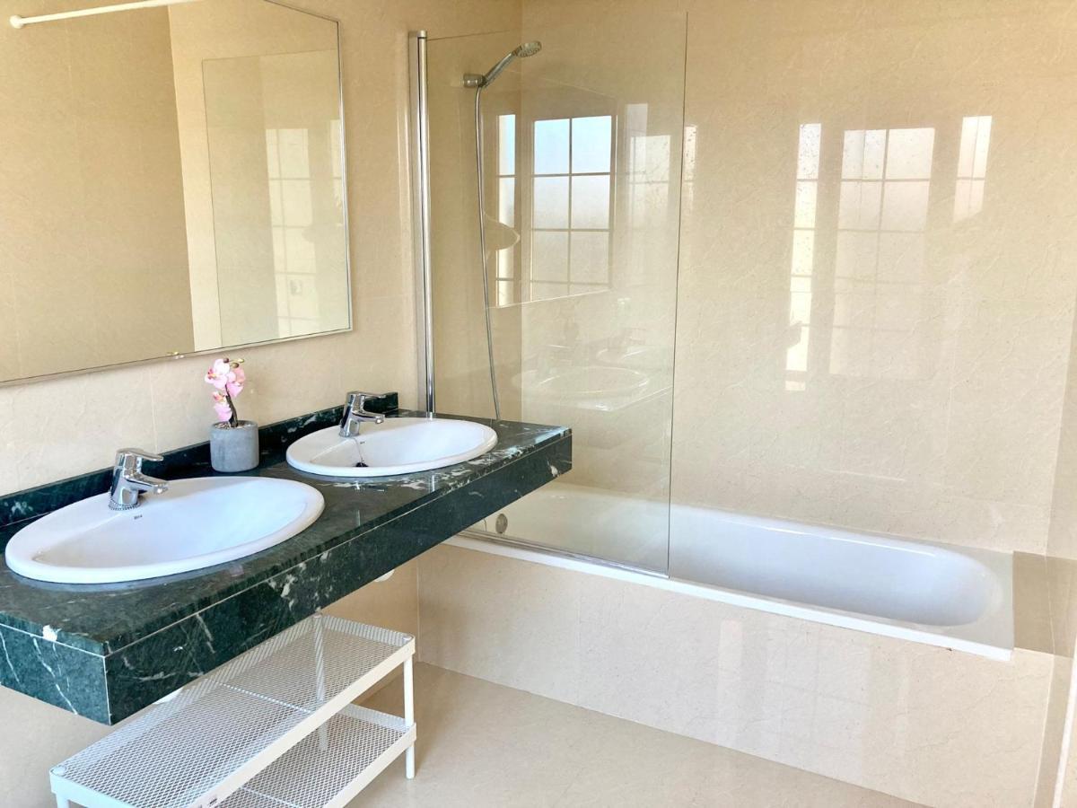 פלאיה בלנקה Luxury 4-Bedroom Villa With Heated Pool + Sea View מראה חיצוני תמונה