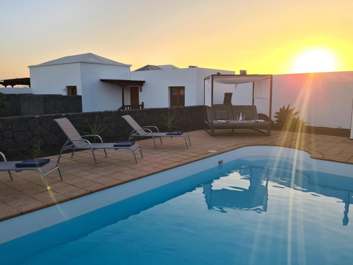 פלאיה בלנקה Luxury 4-Bedroom Villa With Heated Pool + Sea View מראה חיצוני תמונה